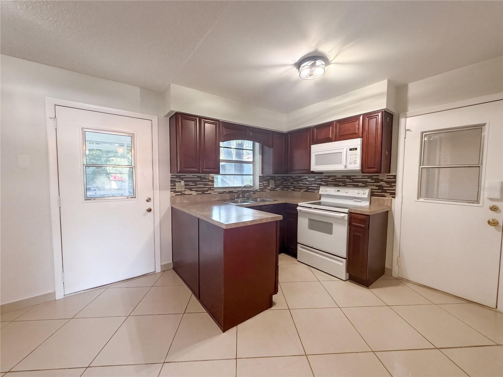Single Family Residence at 13732 21ST ST, DADE CITY, photo 6 of 24