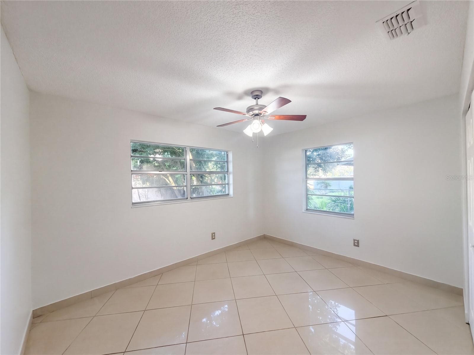 Single Family Residence at 13732 21ST ST, DADE CITY, photo 9 of 24