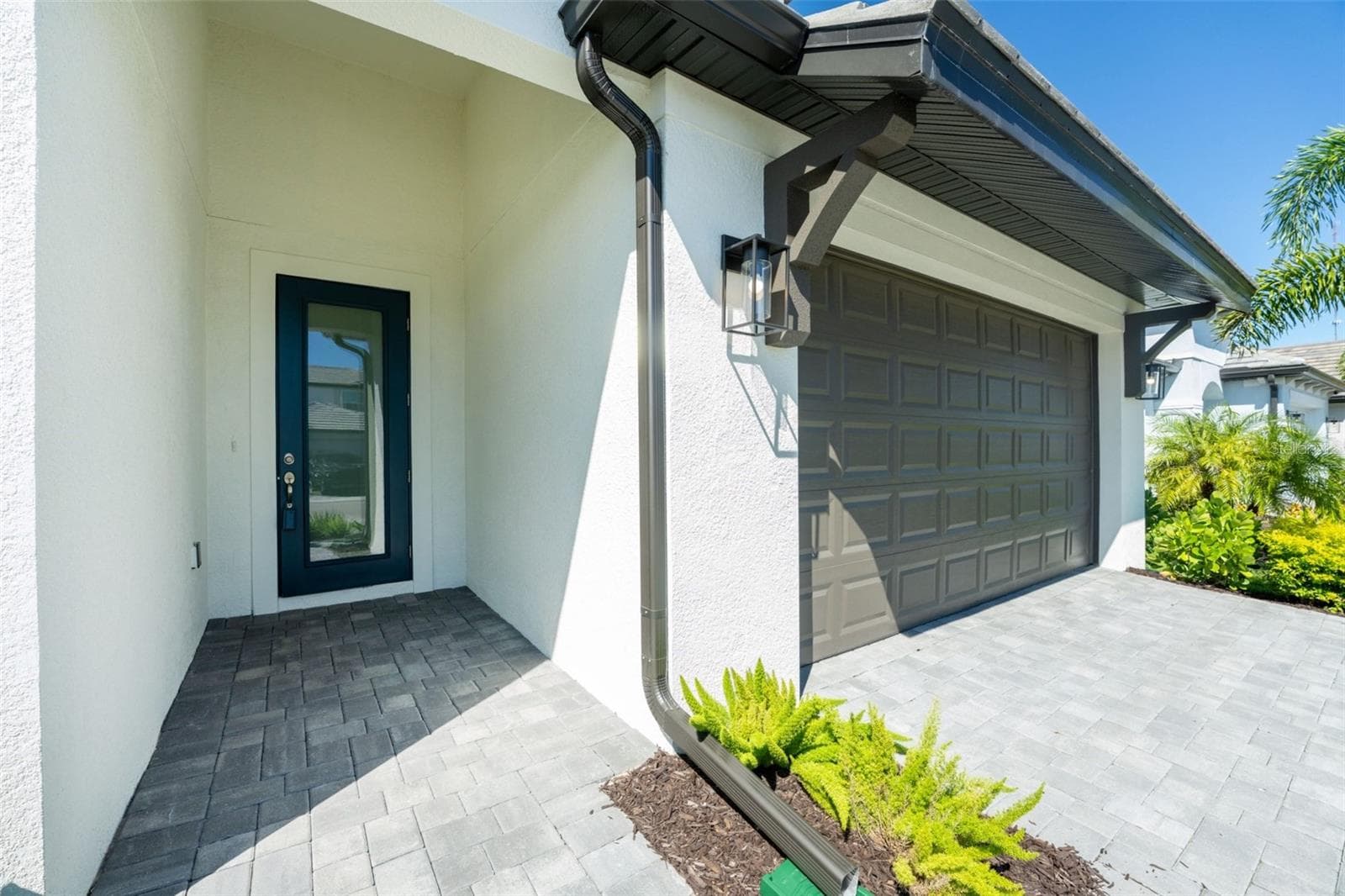 Paver driveway & entryway - 237 VISTERA BLVD, NOKOMIS