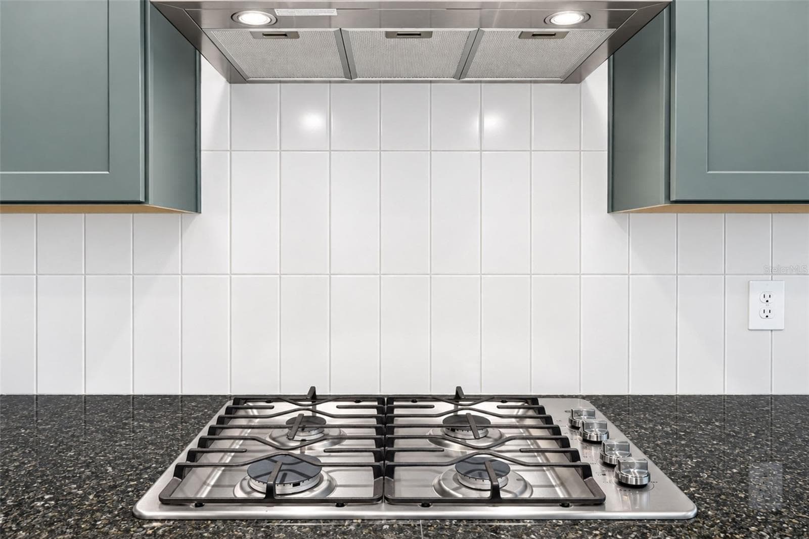 GE profile gas cooktop - 237 VISTERA BLVD, NOKOMIS