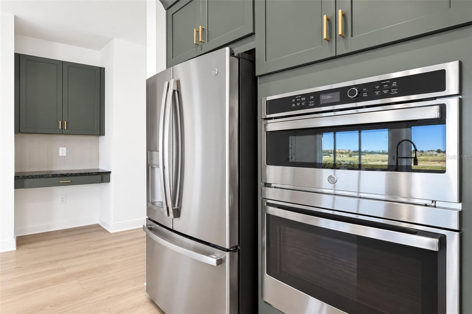 GE profile refridgerator - 237 VISTERA BLVD, NOKOMIS