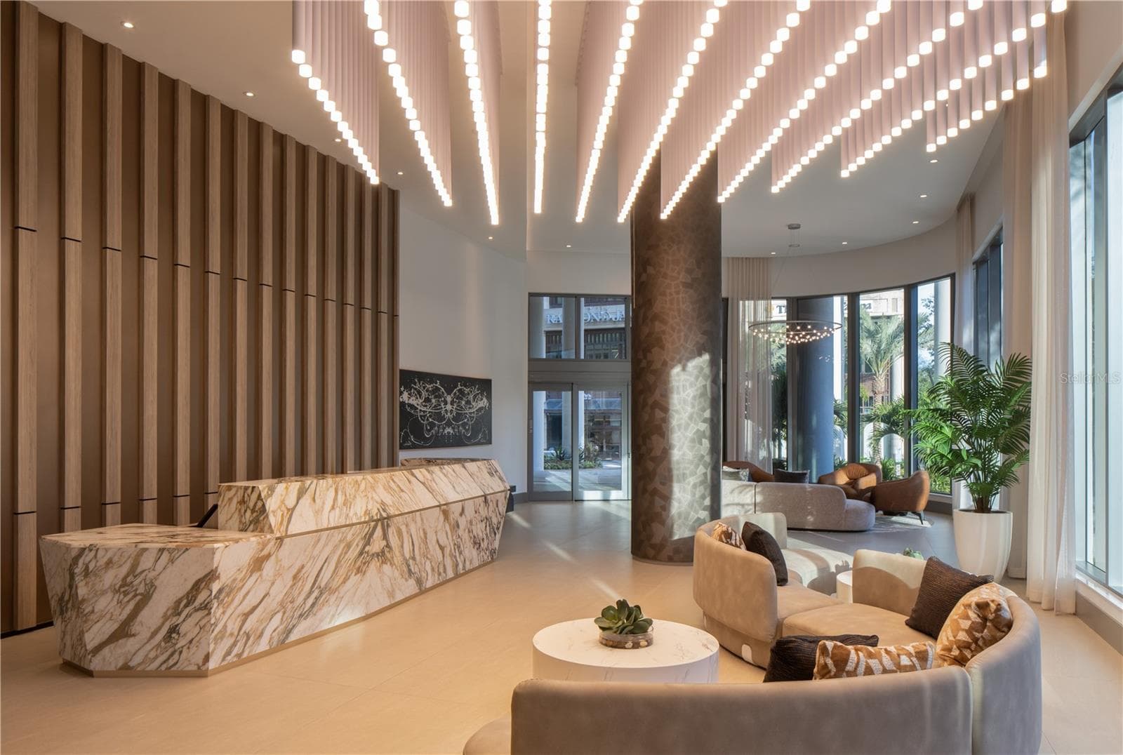 Condominium at 275 1ST AVE S #3501, ST PETERSBURG, photo 2 of 24