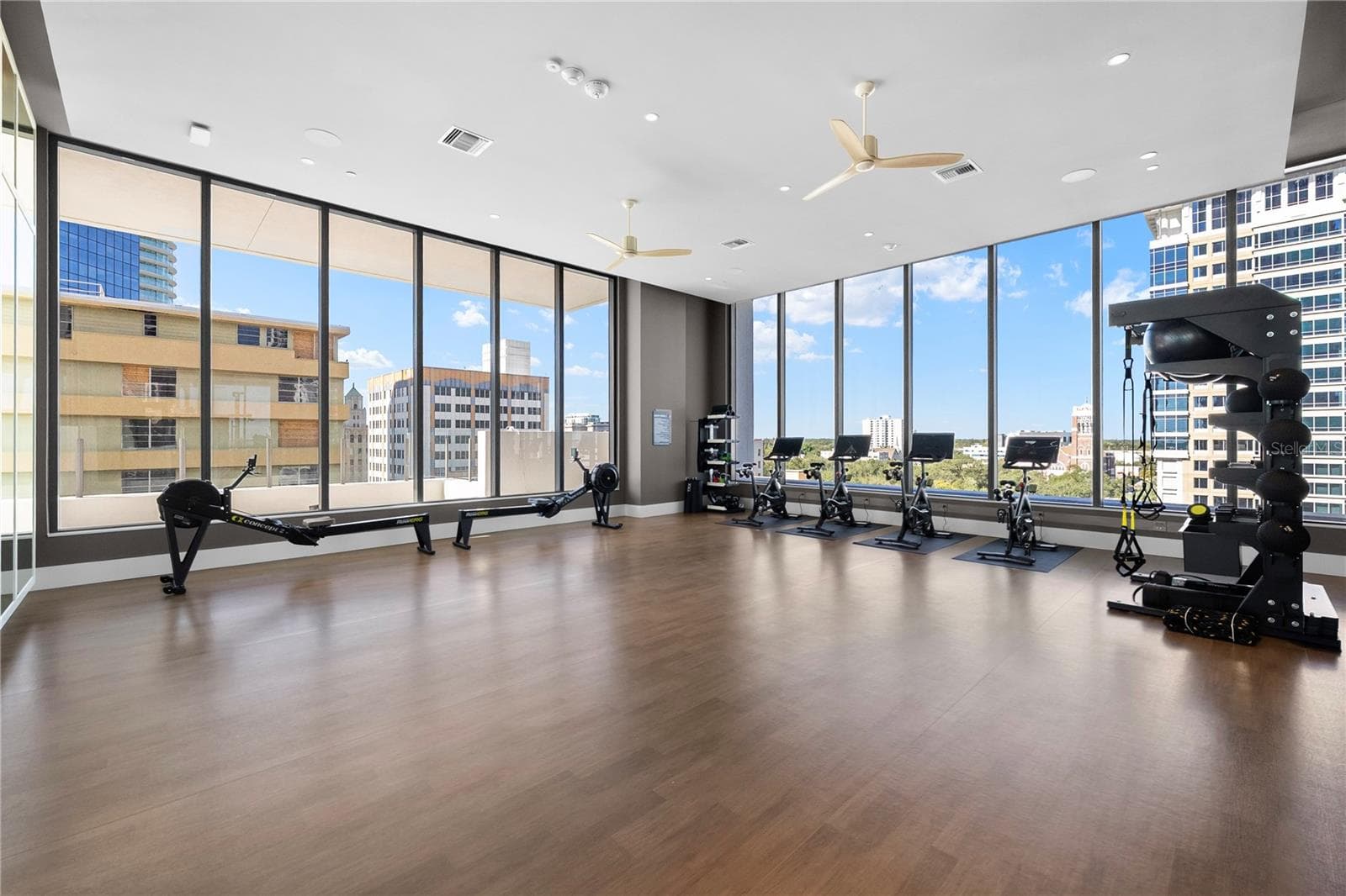 Condominium at 275 1ST AVE S #3501, ST PETERSBURG, photo 9 of 24
