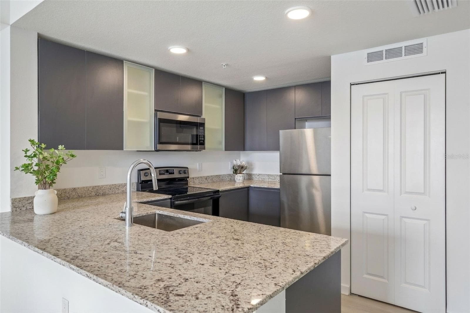 Condominium at 5587 MILLENIA PARK BLVD #203, ORLANDO, photo 6 of 22