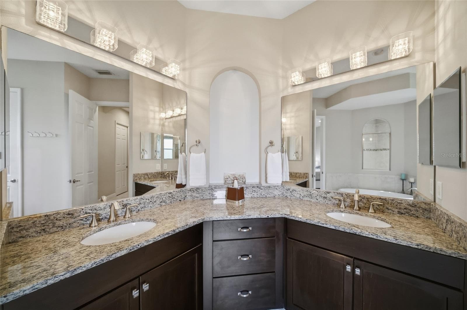 Single Family Residence at 5306 SADDLEWOOD TER, PARRISH, photo 13 of 35