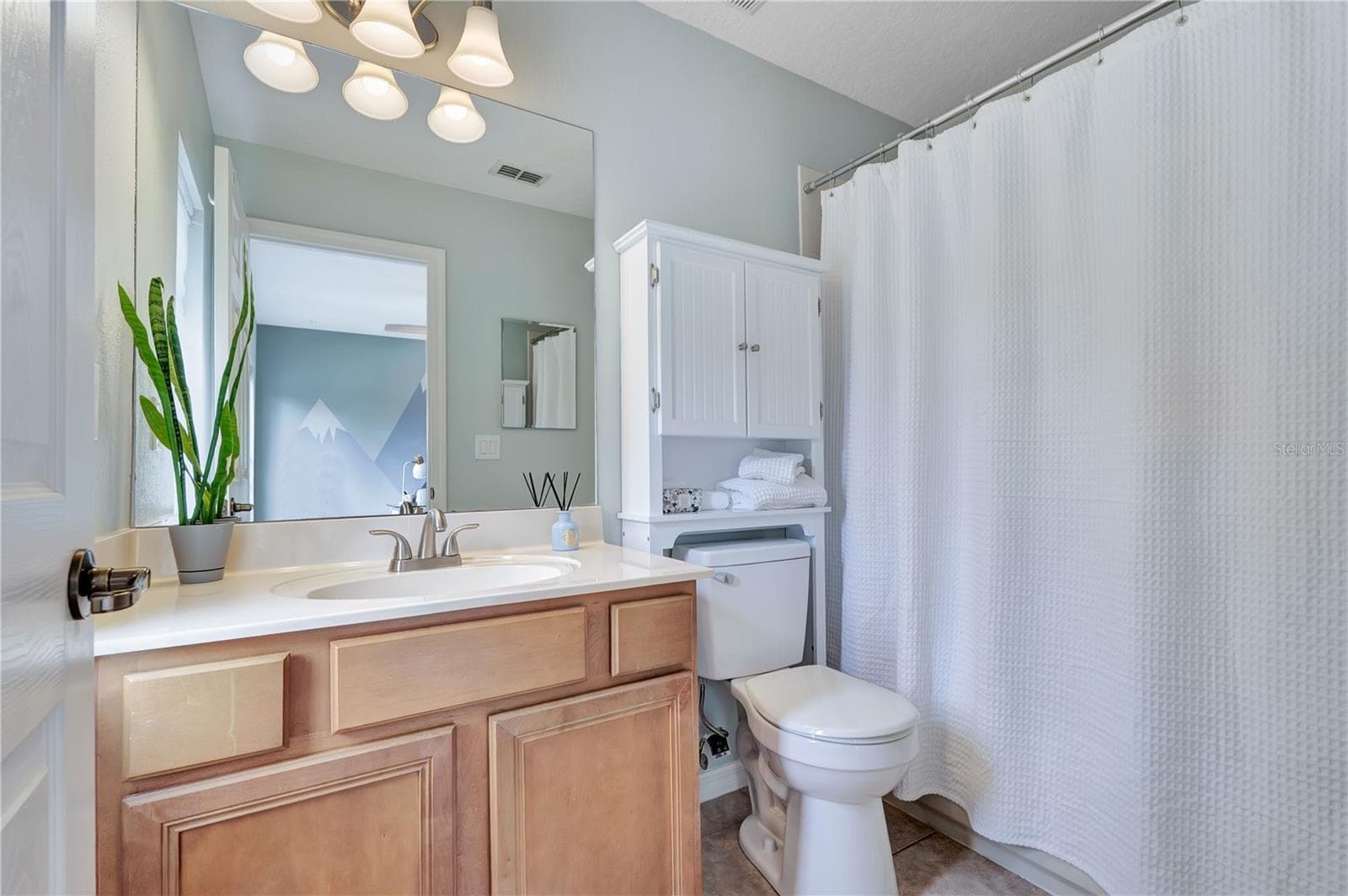 Bedroom 2 Ensuite - 14169 AVENUE OF THE GRVS, WINTER GARDEN