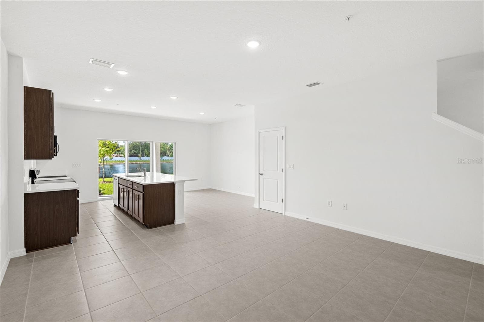 Townhouse at 705 FLORIDA ELM CT, DELAND, photo 8 of 22