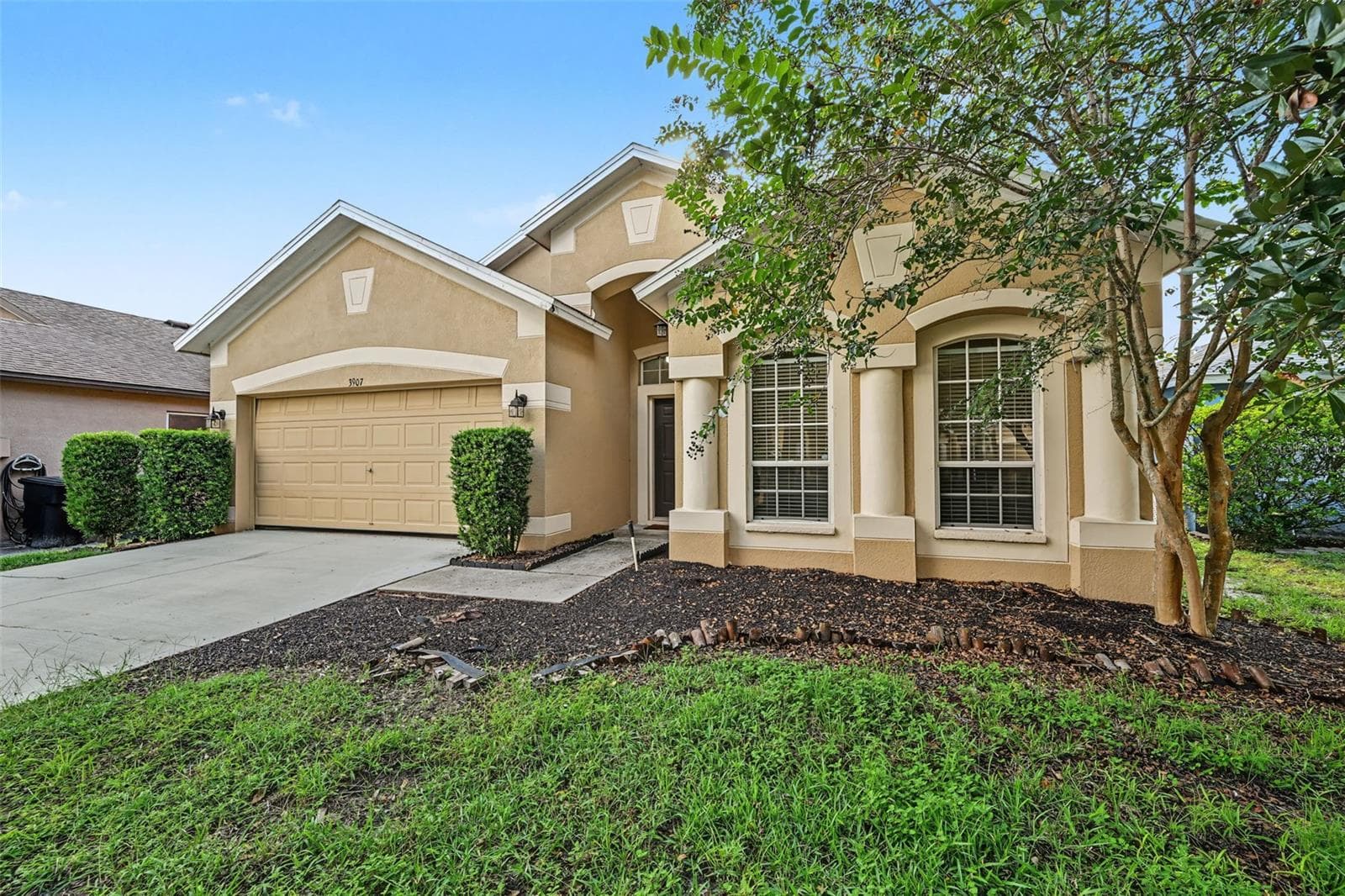 3907 LOCKRIDGE DR