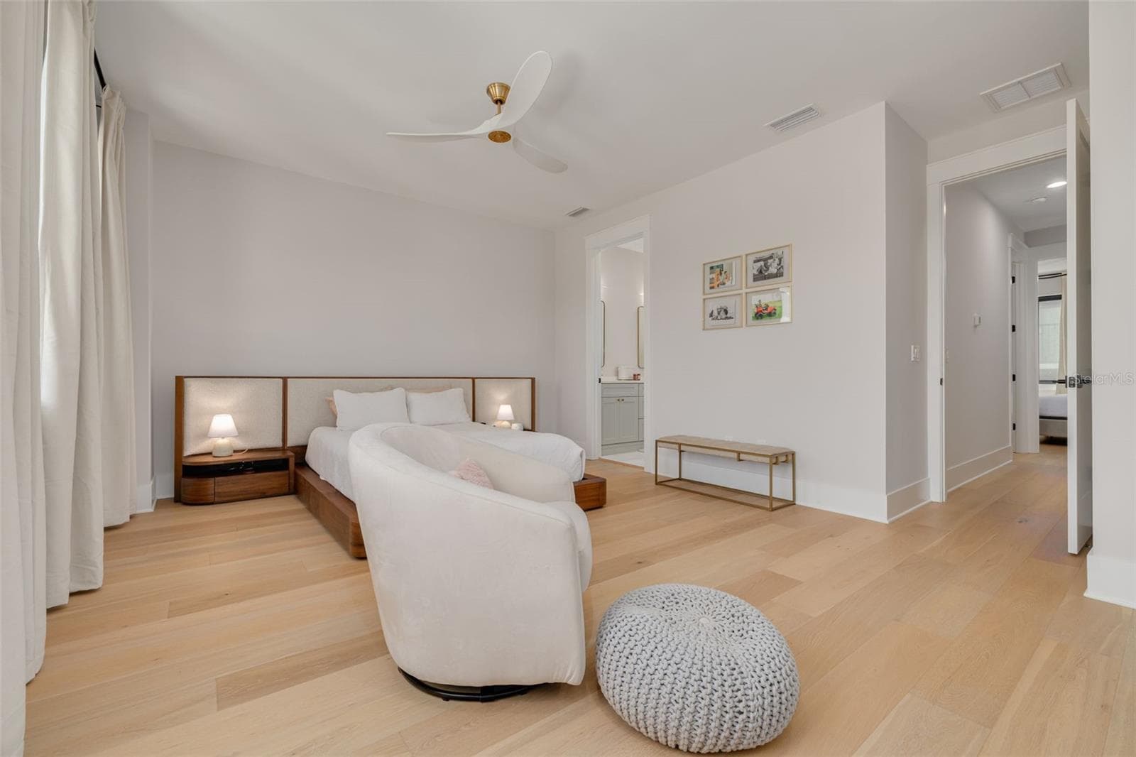 Townhouse at 233 8TH ST N, ST PETERSBURG, photo 21 of 31