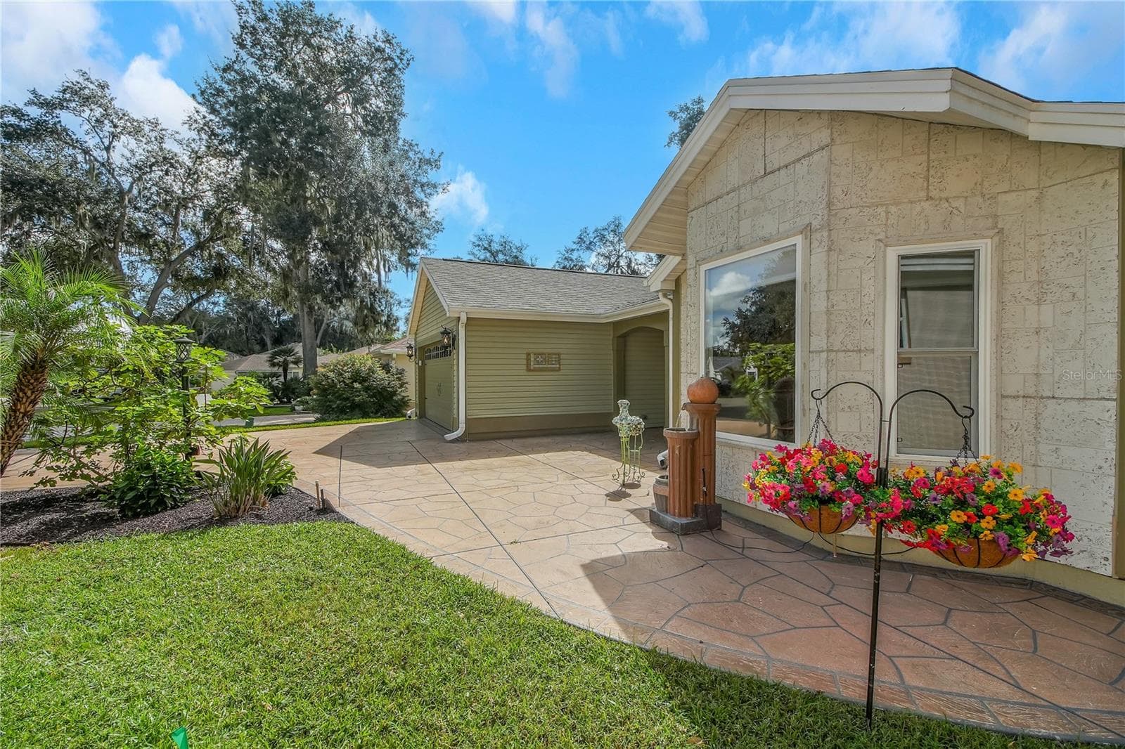 Single Family Residence at 1524 CERVANTES PL, THE VILLAGES, photo 9 of 77
