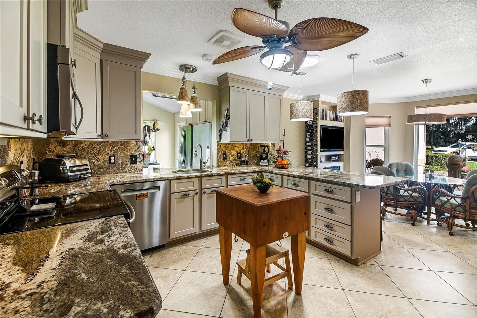 Single Family Residence at 1524 CERVANTES PL, THE VILLAGES, photo 14 of 77