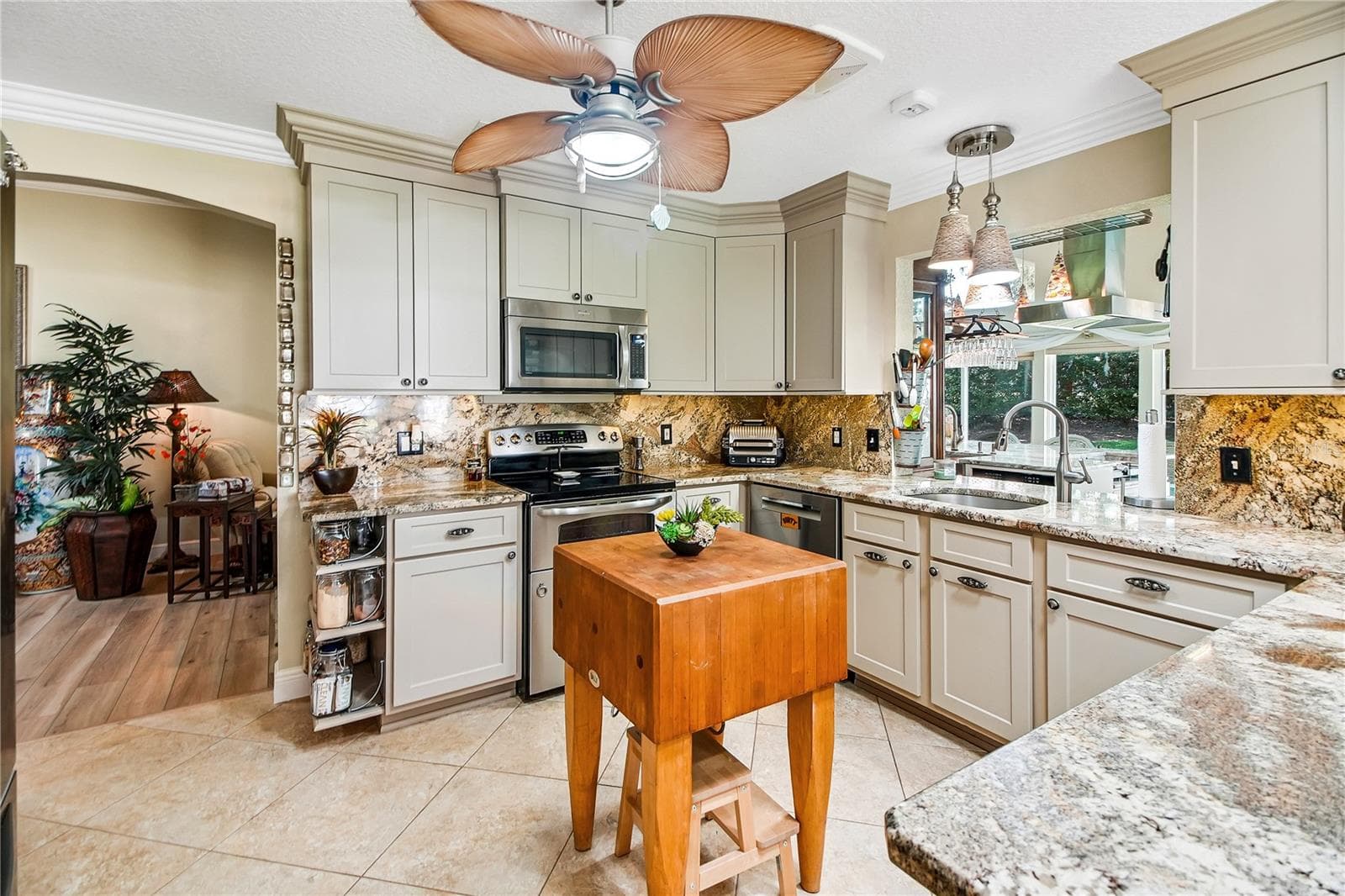 Single Family Residence at 1524 CERVANTES PL, THE VILLAGES, photo 20 of 77