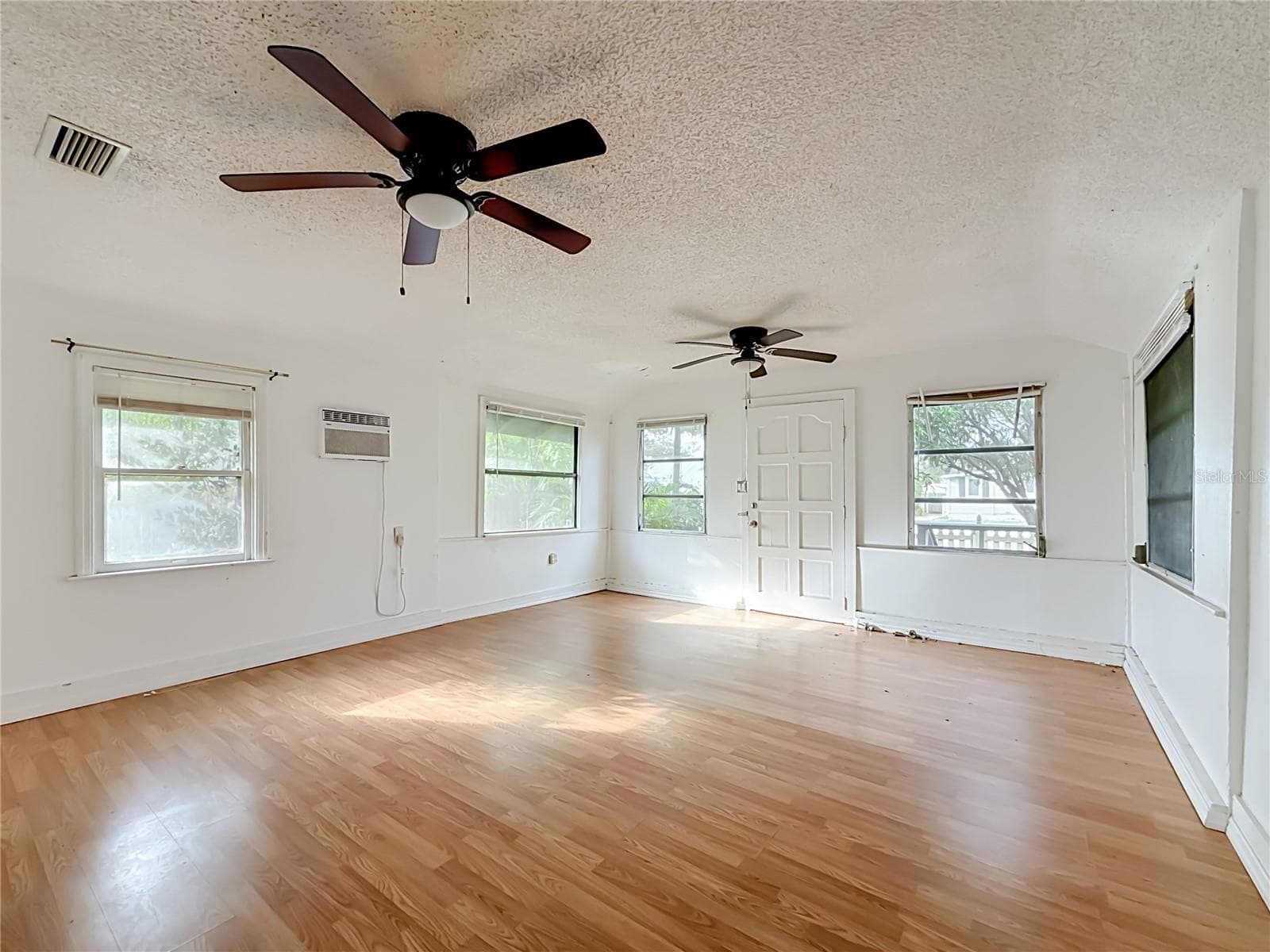 Single Family Residence at 4519 HAINES RD N, ST PETERSBURG, photo 5 of 45