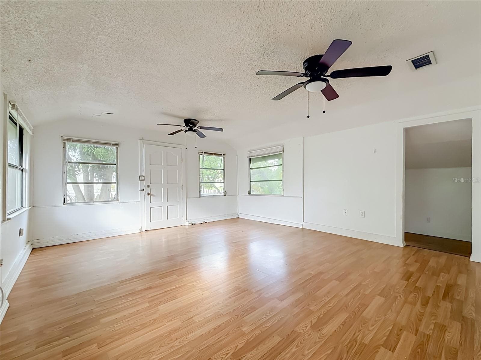 Single Family Residence at 4519 HAINES RD N, ST PETERSBURG, photo 6 of 45