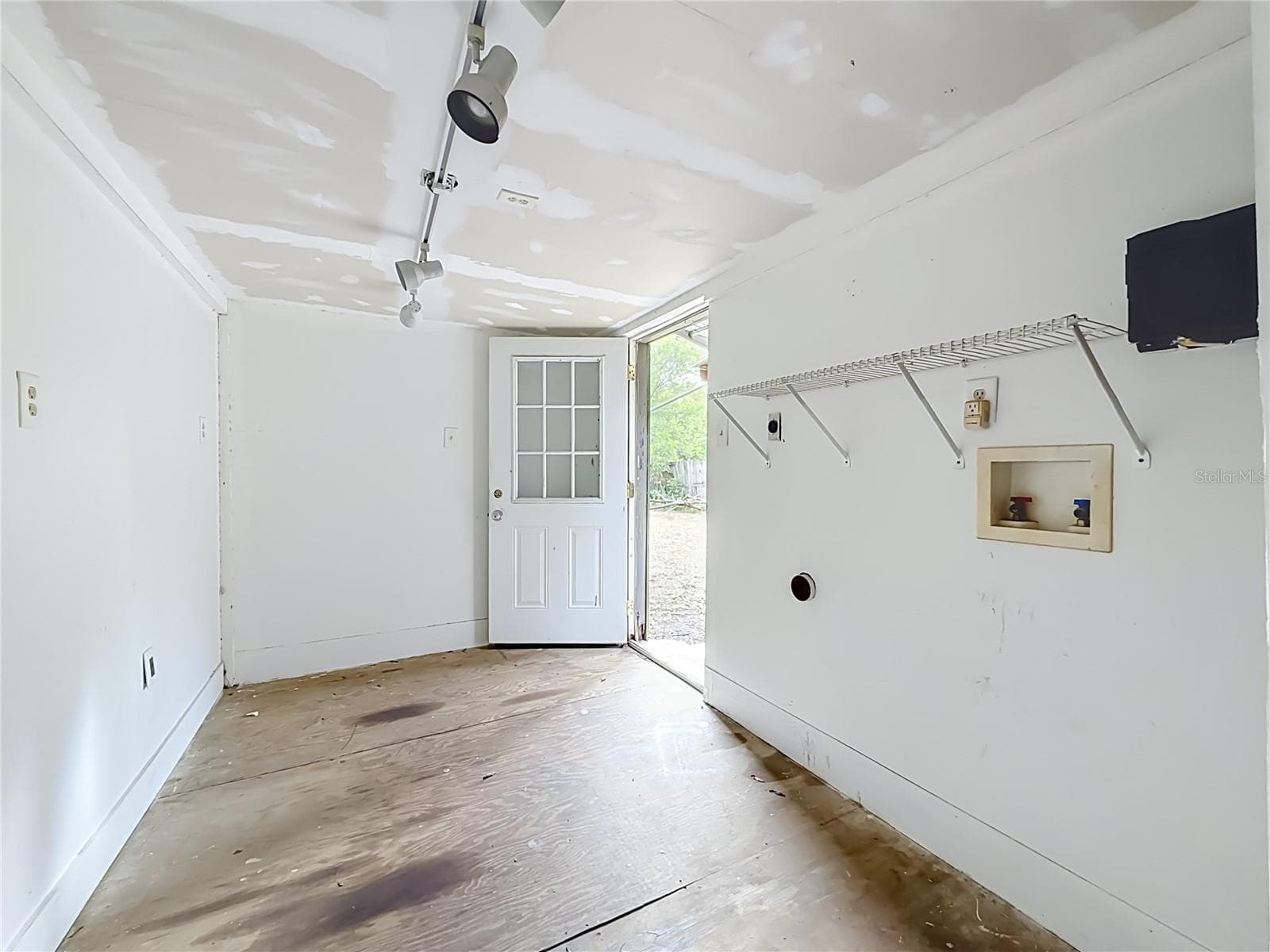 Single Family Residence at 4519 HAINES RD N, ST PETERSBURG, photo 20 of 45