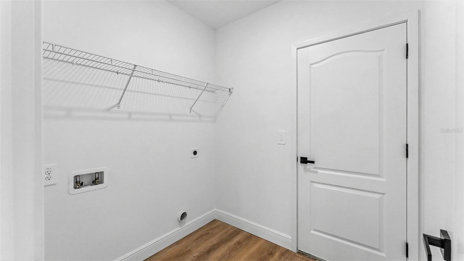 INDOOR LAUNDRY CLOSET - 519 N 6TH ST, HAINES CITY