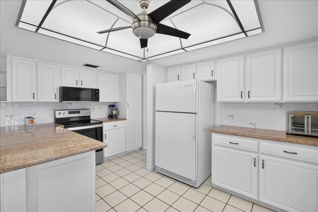 Single Family Residence at 26 CLAYMONT CT S, PALM COAST, photo 14 of 43