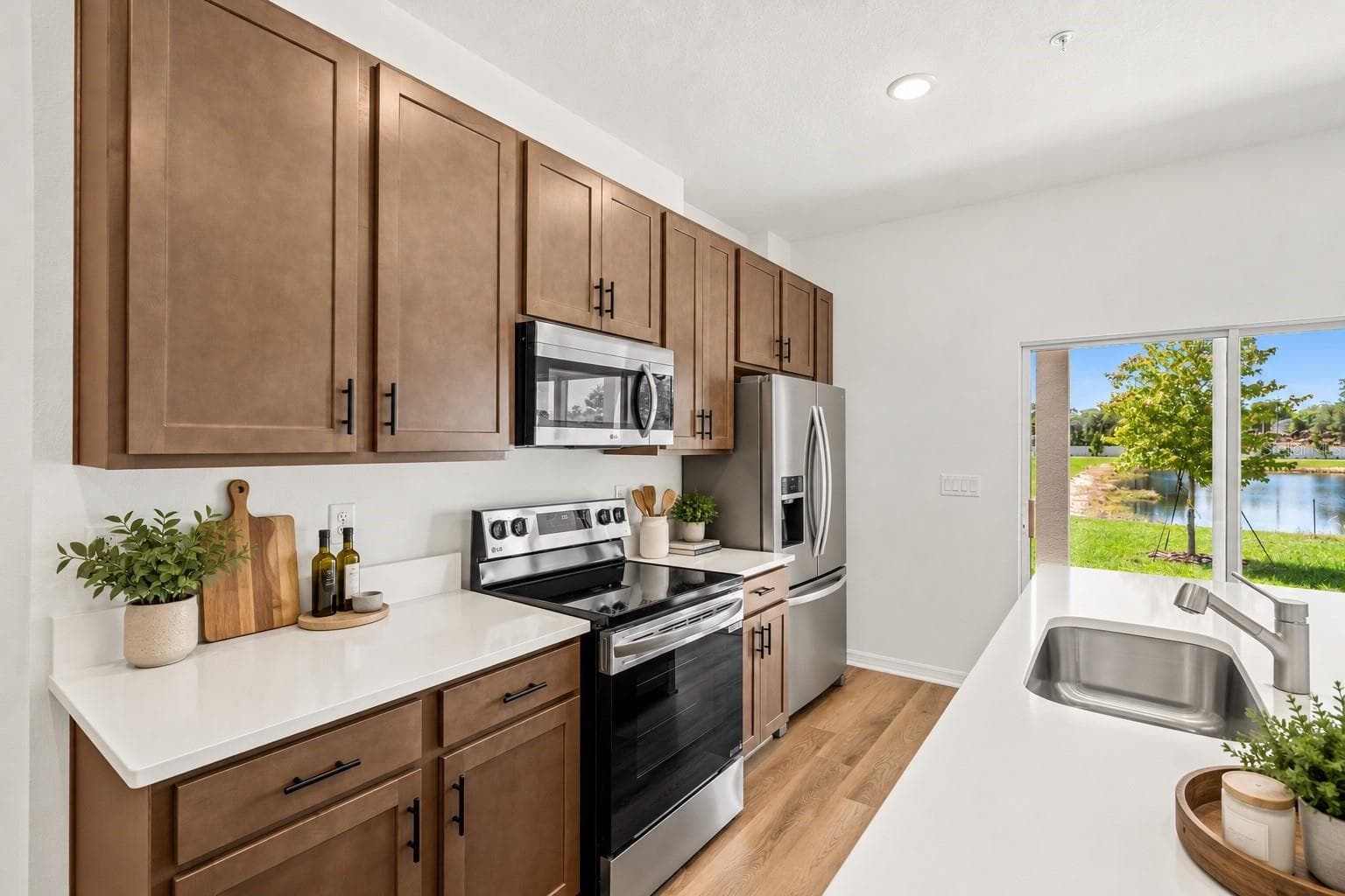 Townhouse at 701 FLORIDA ELM CT, DELAND, photo 6 of 21