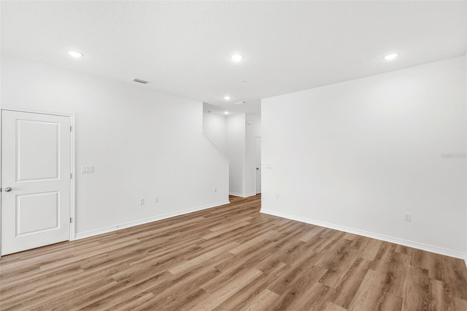 Townhouse at 701 FLORIDA ELM CT, DELAND, photo 8 of 21