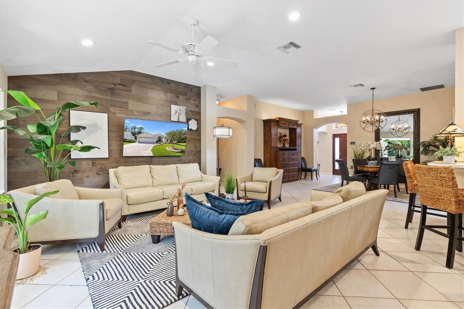 Living Room - 1302 LA ESTRELLITA WAY, THE VILLAGES