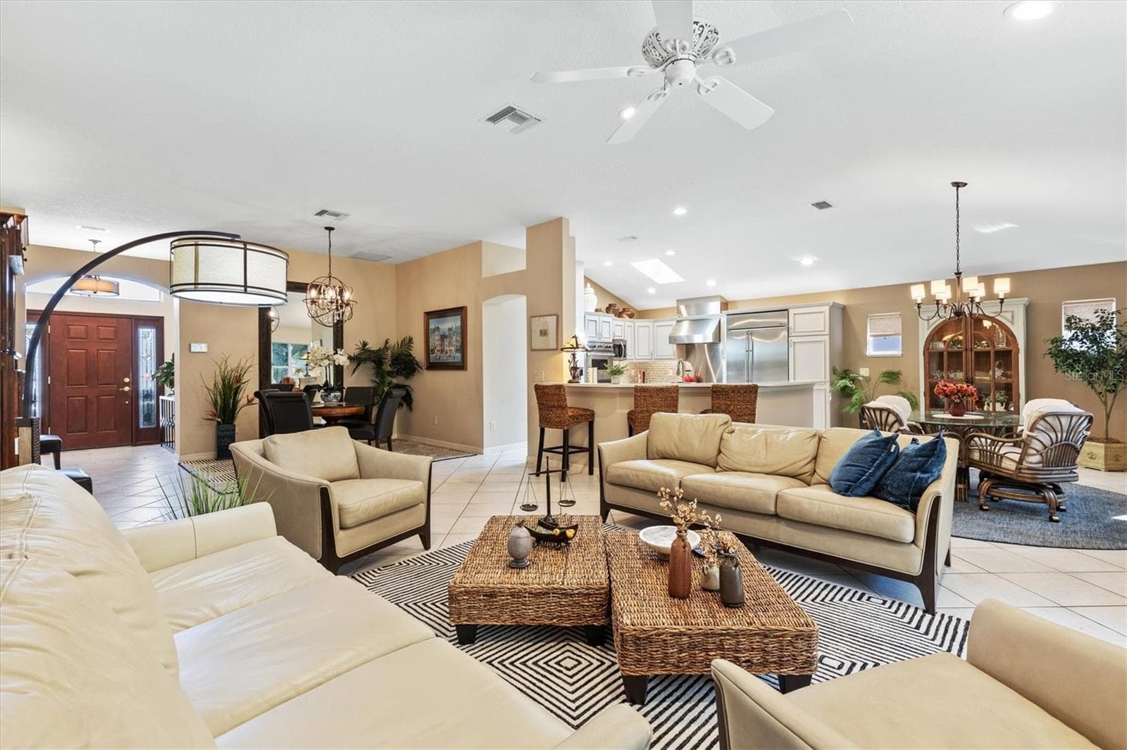 Living Room - 1302 LA ESTRELLITA WAY, THE VILLAGES
