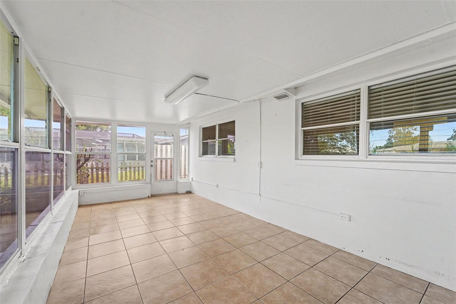 Single Family Residence at 10525 OLEANDER DR, PORT RICHEY, photo 4 of 20