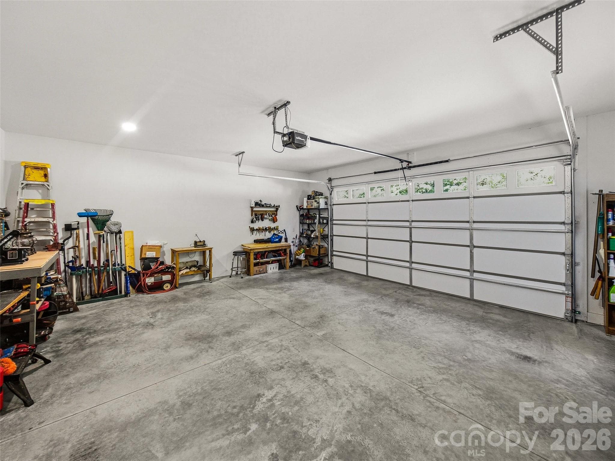 2 car garage - 158 Narrows Run Loop, Hendersonville