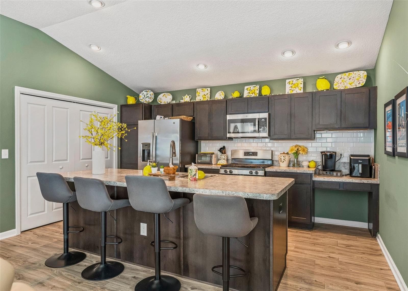 Villa at 560 KIMBERLY ST, THE VILLAGES, photo 16 of 46