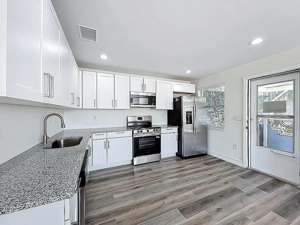 Single Family Residence at 3811 WILTS ST, ORLANDO, photo 11 of 32