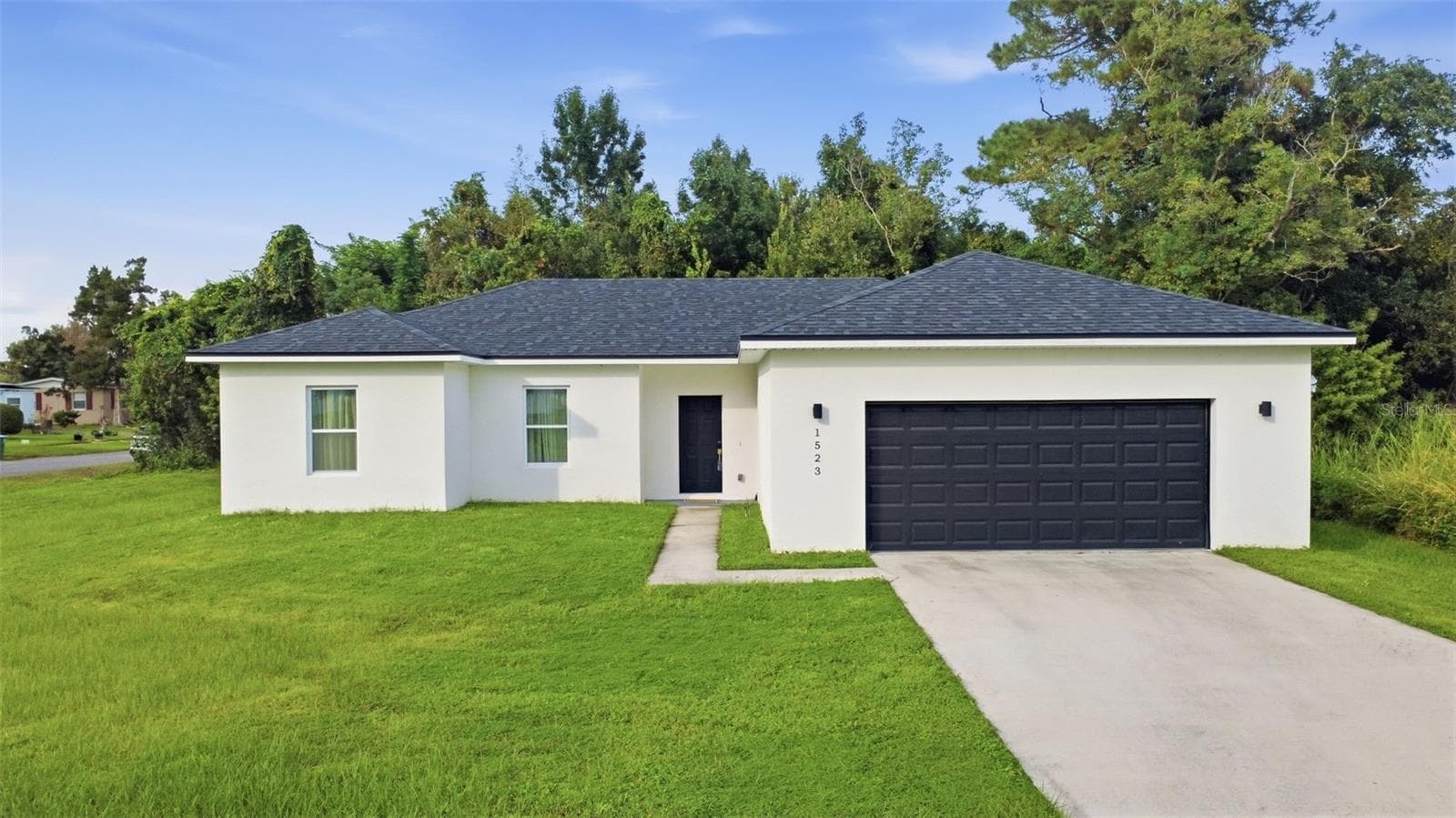1523 ZINNIA DR