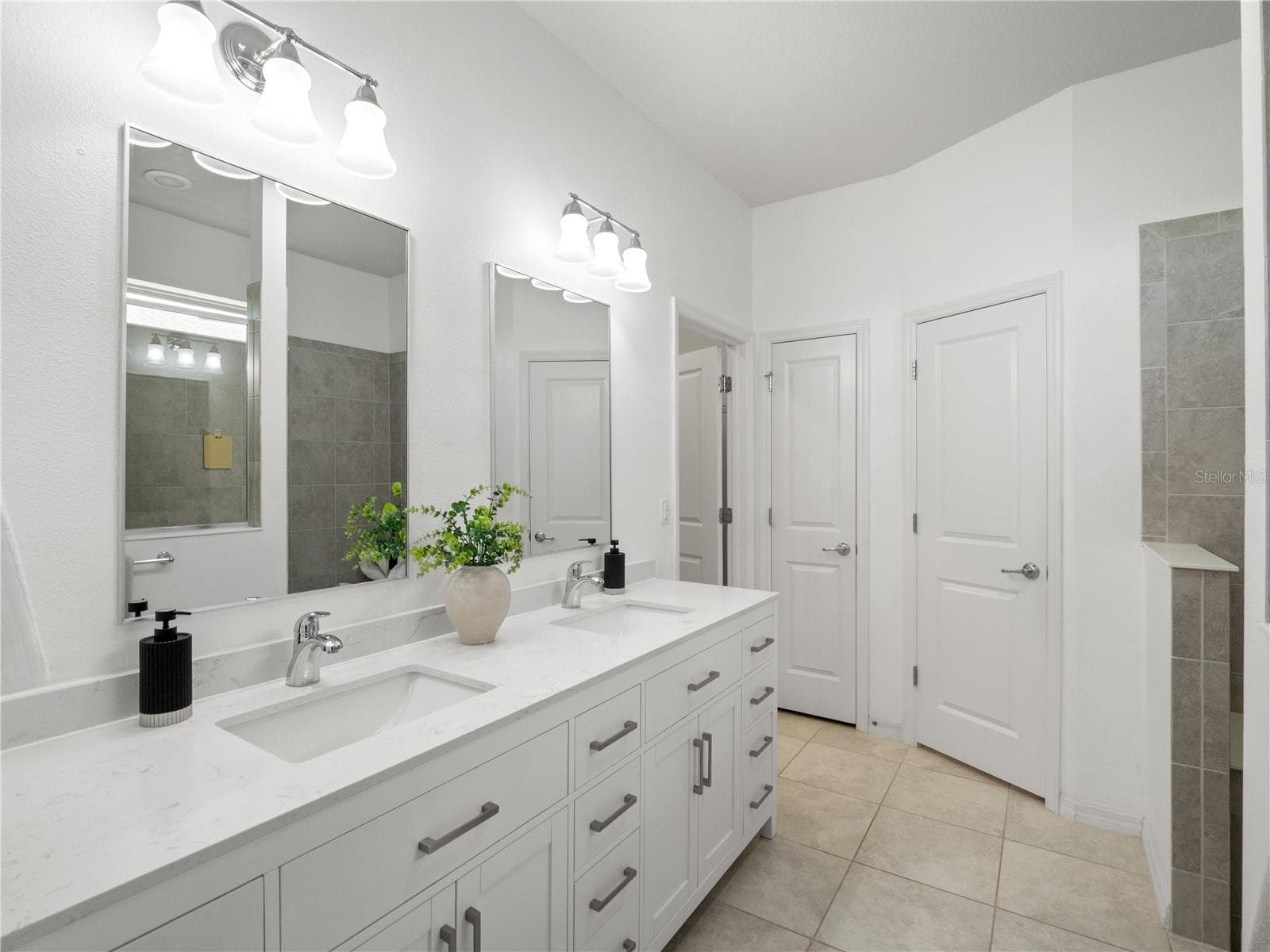 Single Family Residence at 8190 OLIVE BROOK DR, WESLEY CHAPEL, photo 27 of 56