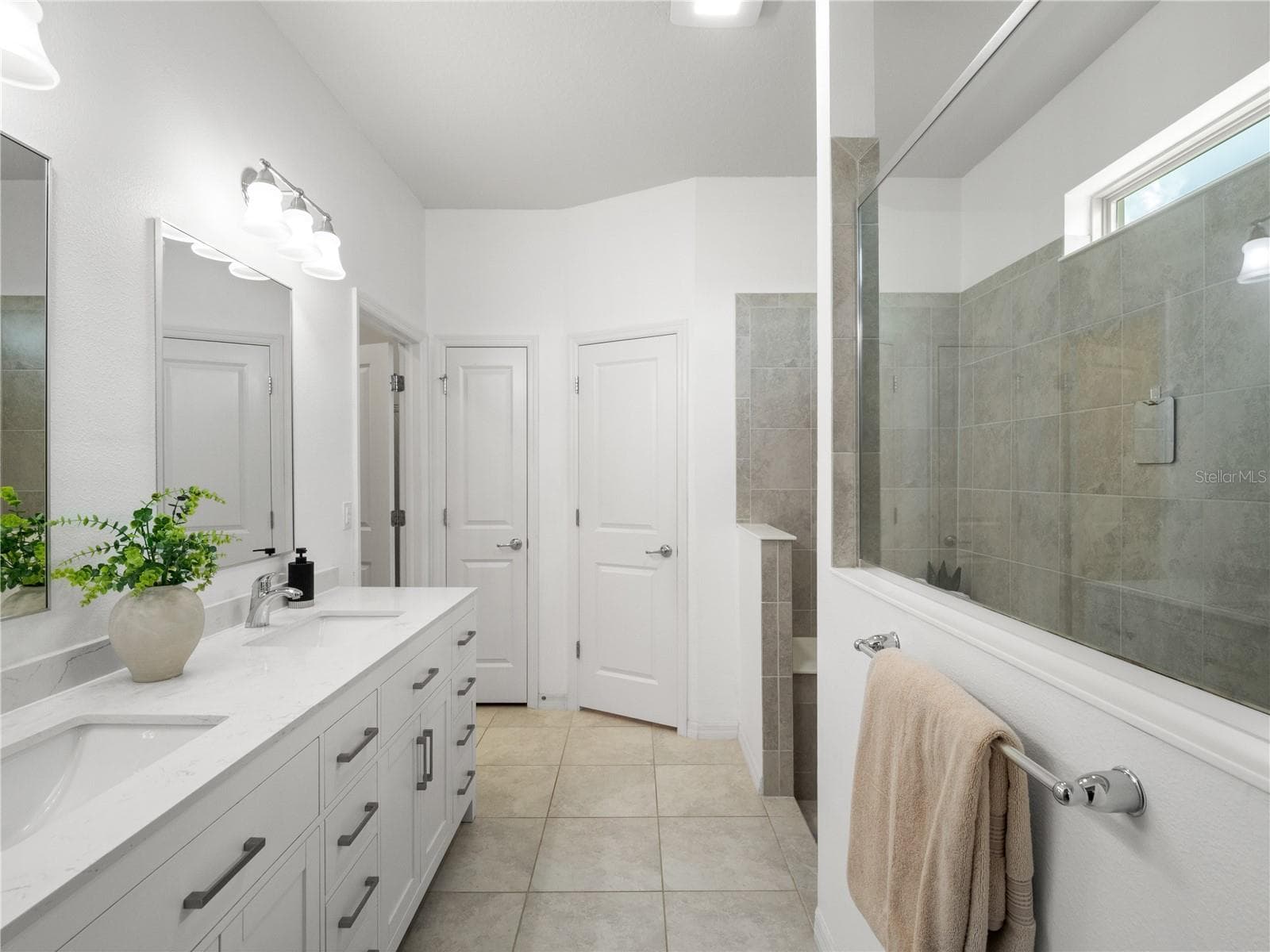 Single Family Residence at 8190 OLIVE BROOK DR, WESLEY CHAPEL, photo 28 of 56