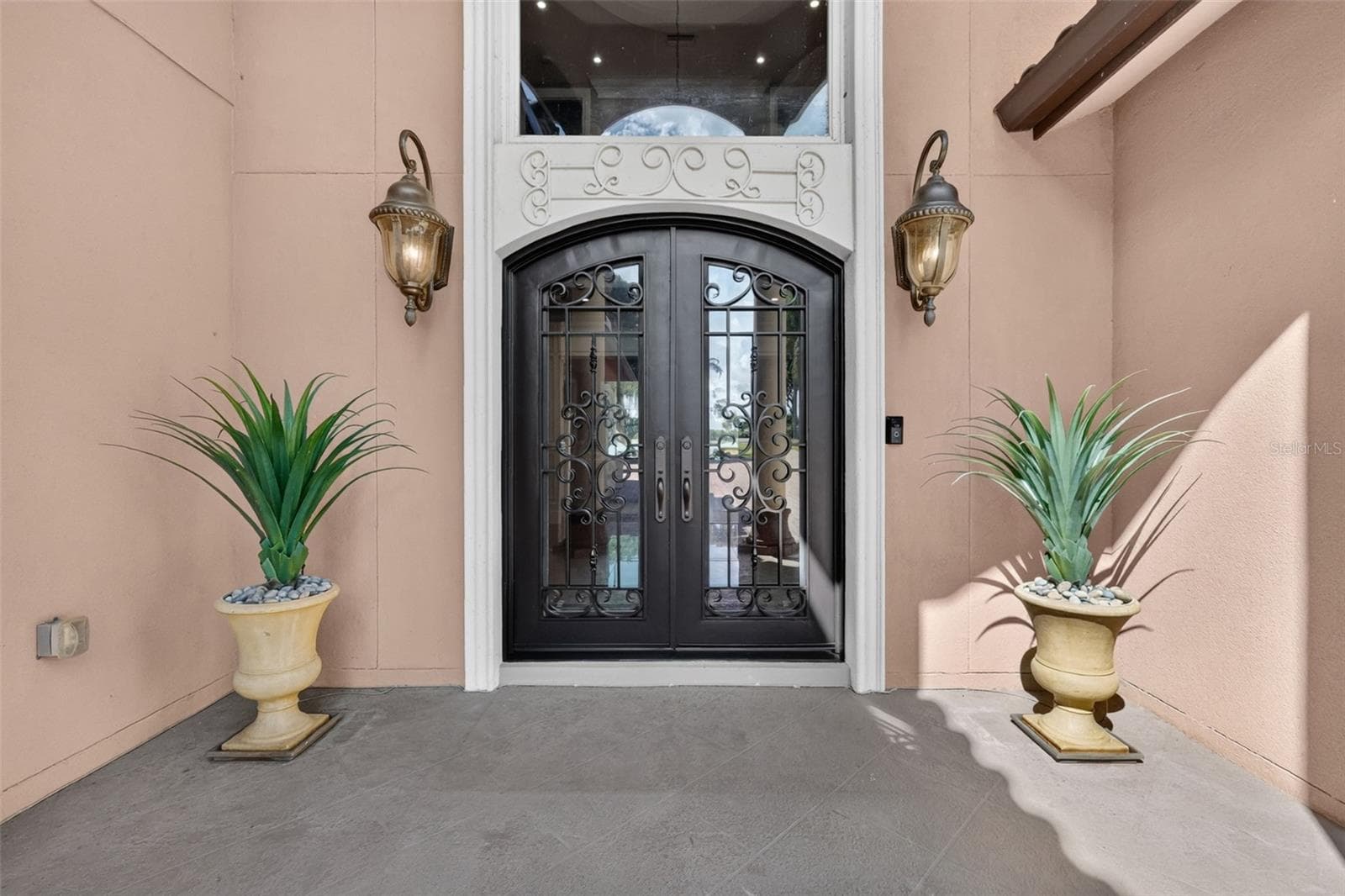 Beautiful Iron double Entrance - 5476 TRIMBLE PARK RD, MOUNT DORA