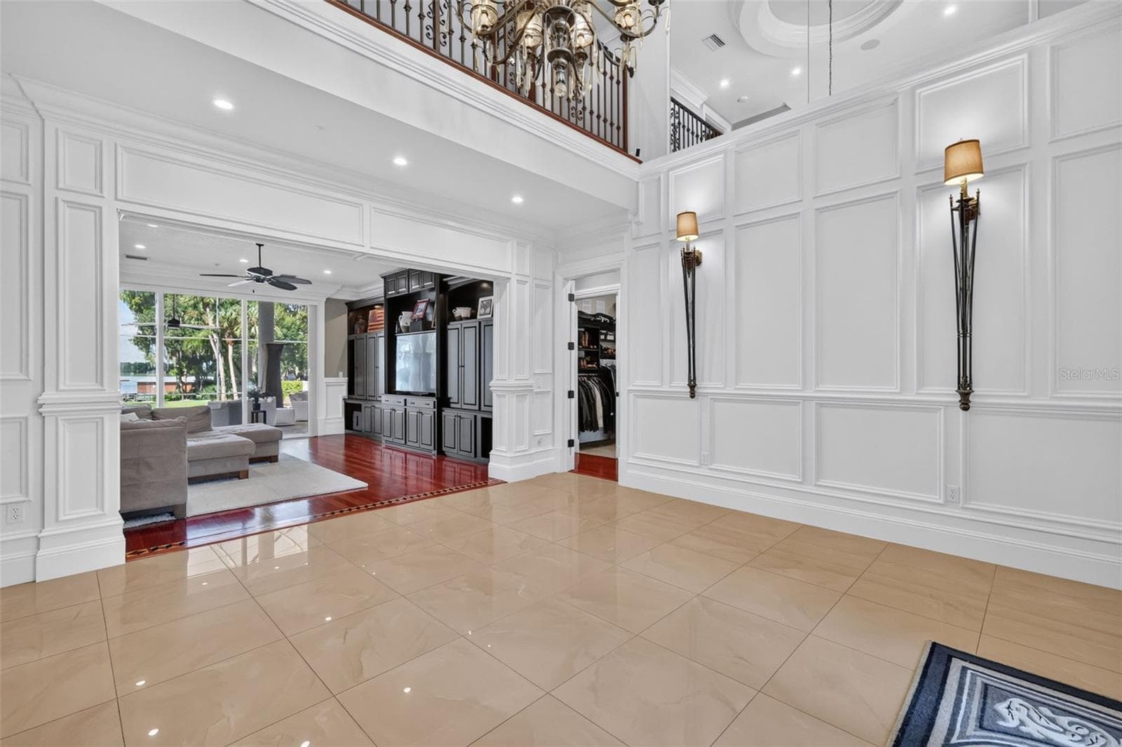 Foyer with stunning Chandelier - 5476 TRIMBLE PARK RD, MOUNT DORA