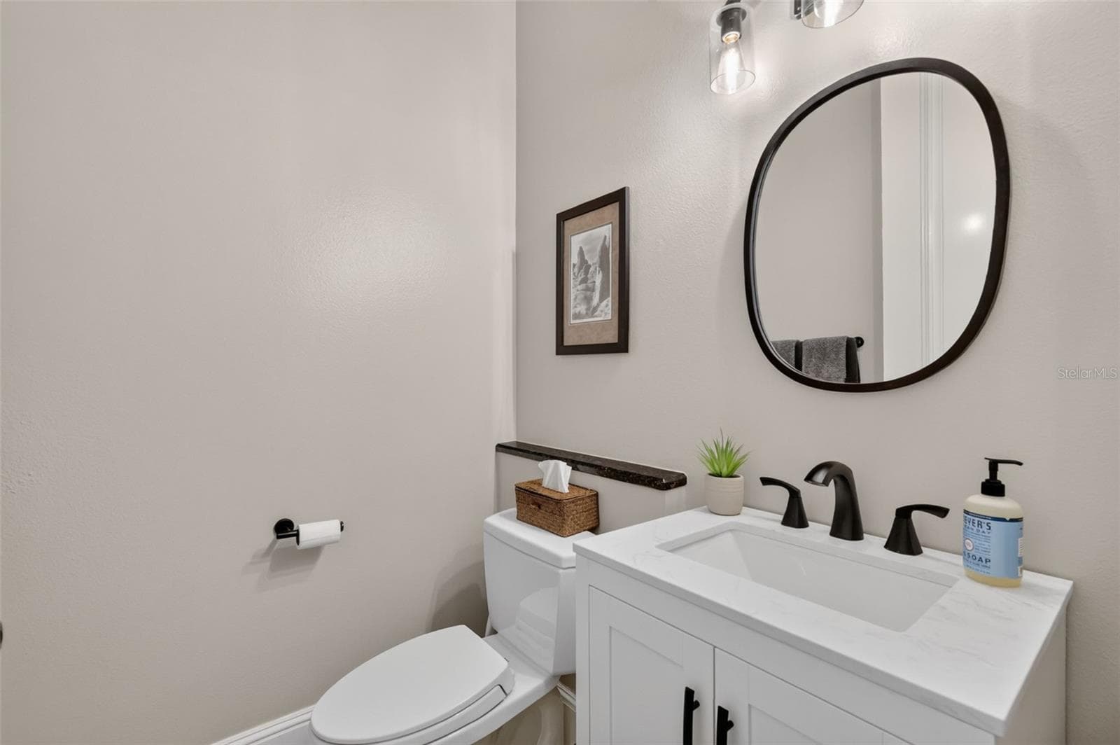 Powder Room off the Kitchen - 5476 TRIMBLE PARK RD, MOUNT DORA