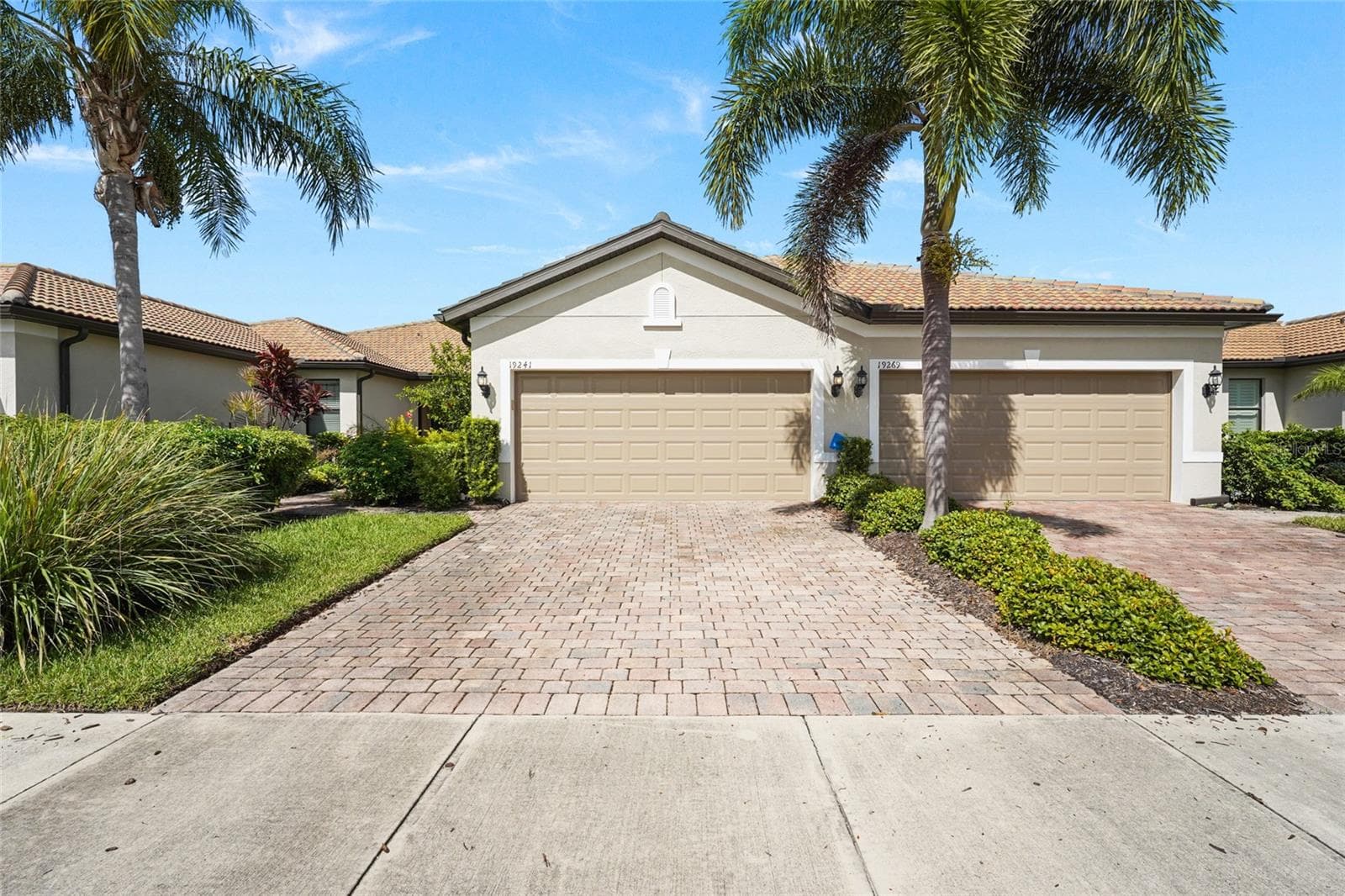 Single Family Residence at 19241 SERAFINA ST, VENICE, photo 2 of 72