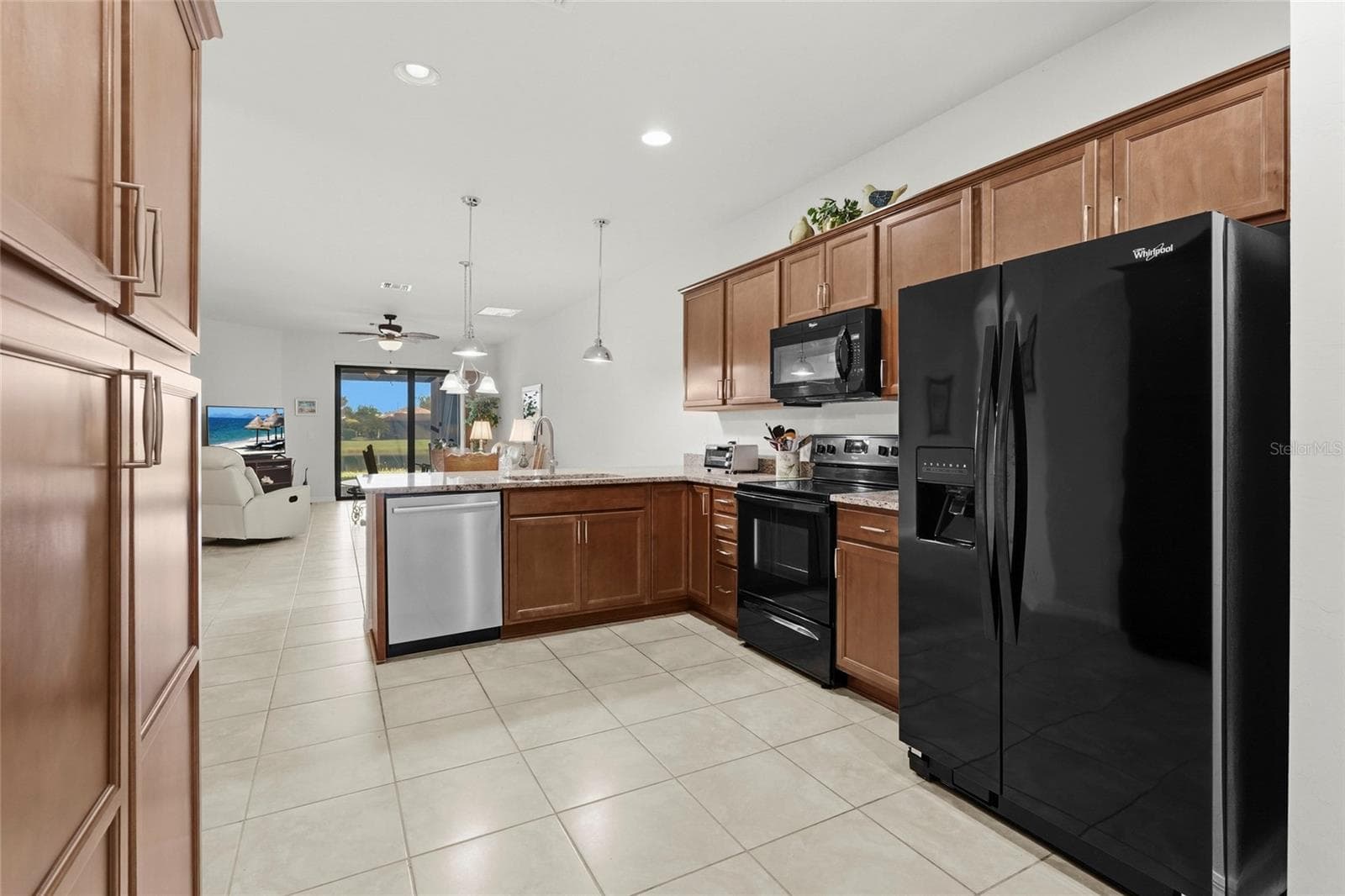 Single Family Residence at 19241 SERAFINA ST, VENICE, photo 5 of 72