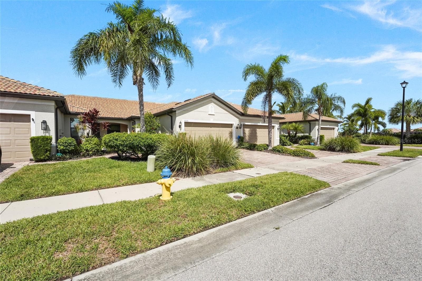 Single Family Residence at 19241 SERAFINA ST, VENICE, photo 19 of 72