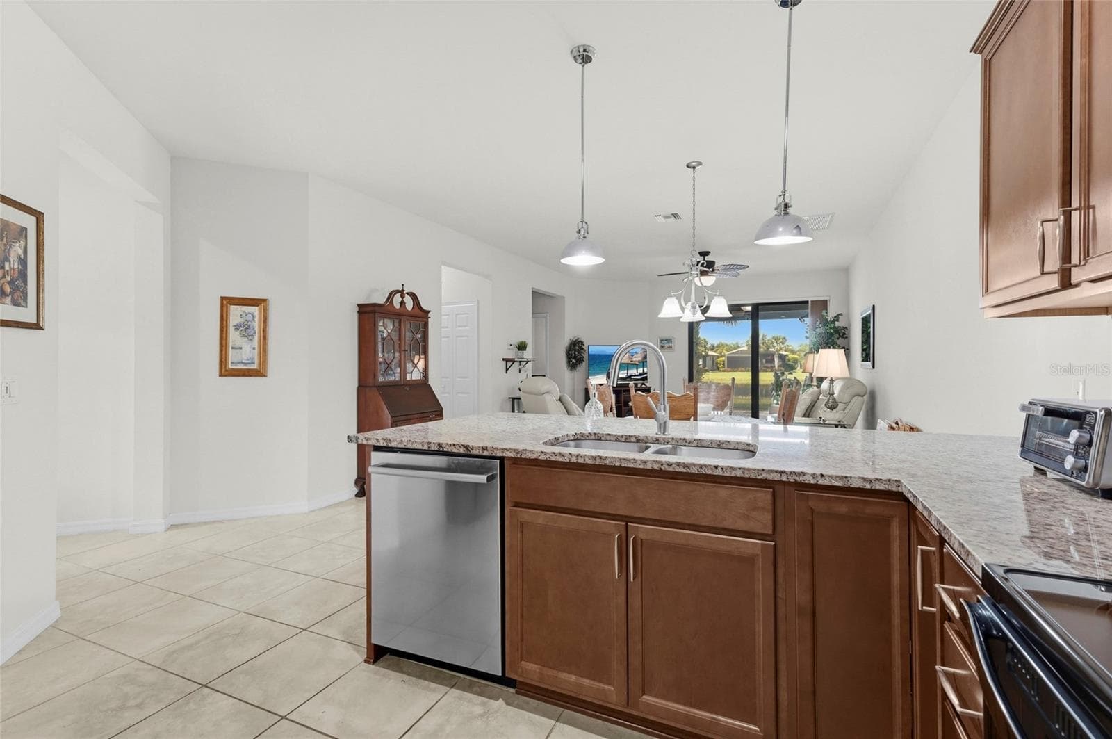 Single Family Residence at 19241 SERAFINA ST, VENICE, photo 21 of 72