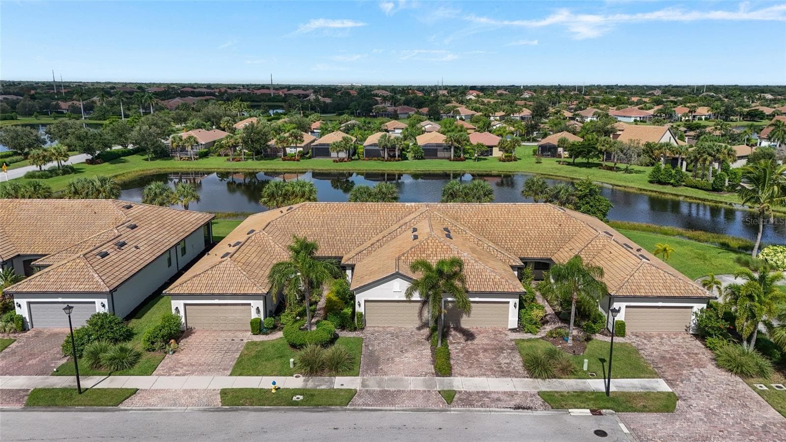 Single Family Residence at 19241 SERAFINA ST, VENICE, photo 40 of 72