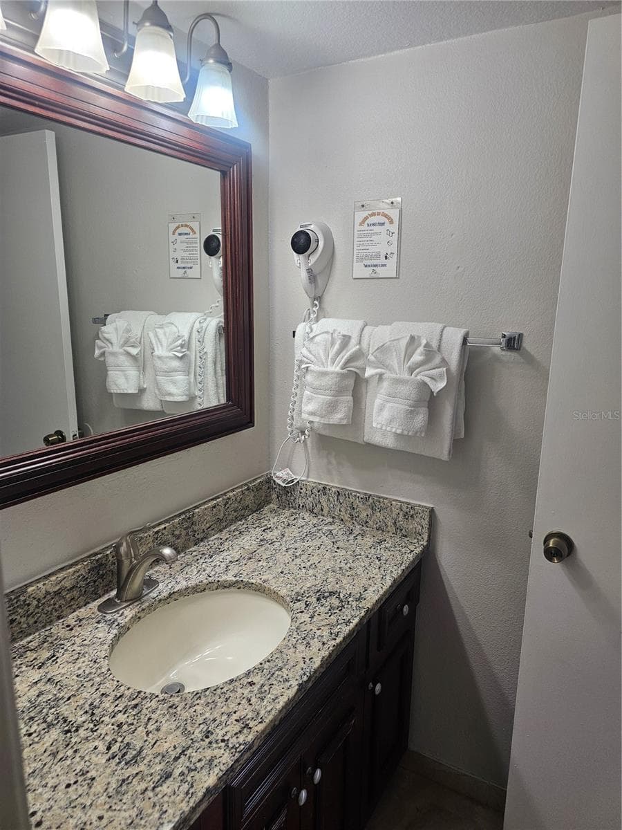 Condo - Hotel at 6402 PARC CORNICHE DR #5204, ORLANDO, photo 22 of 25