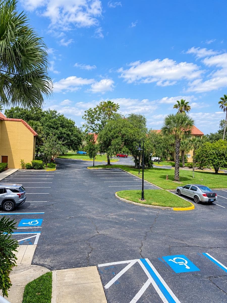 Condo - Hotel at 6402 PARC CORNICHE DR #5204, ORLANDO, photo 23 of 25