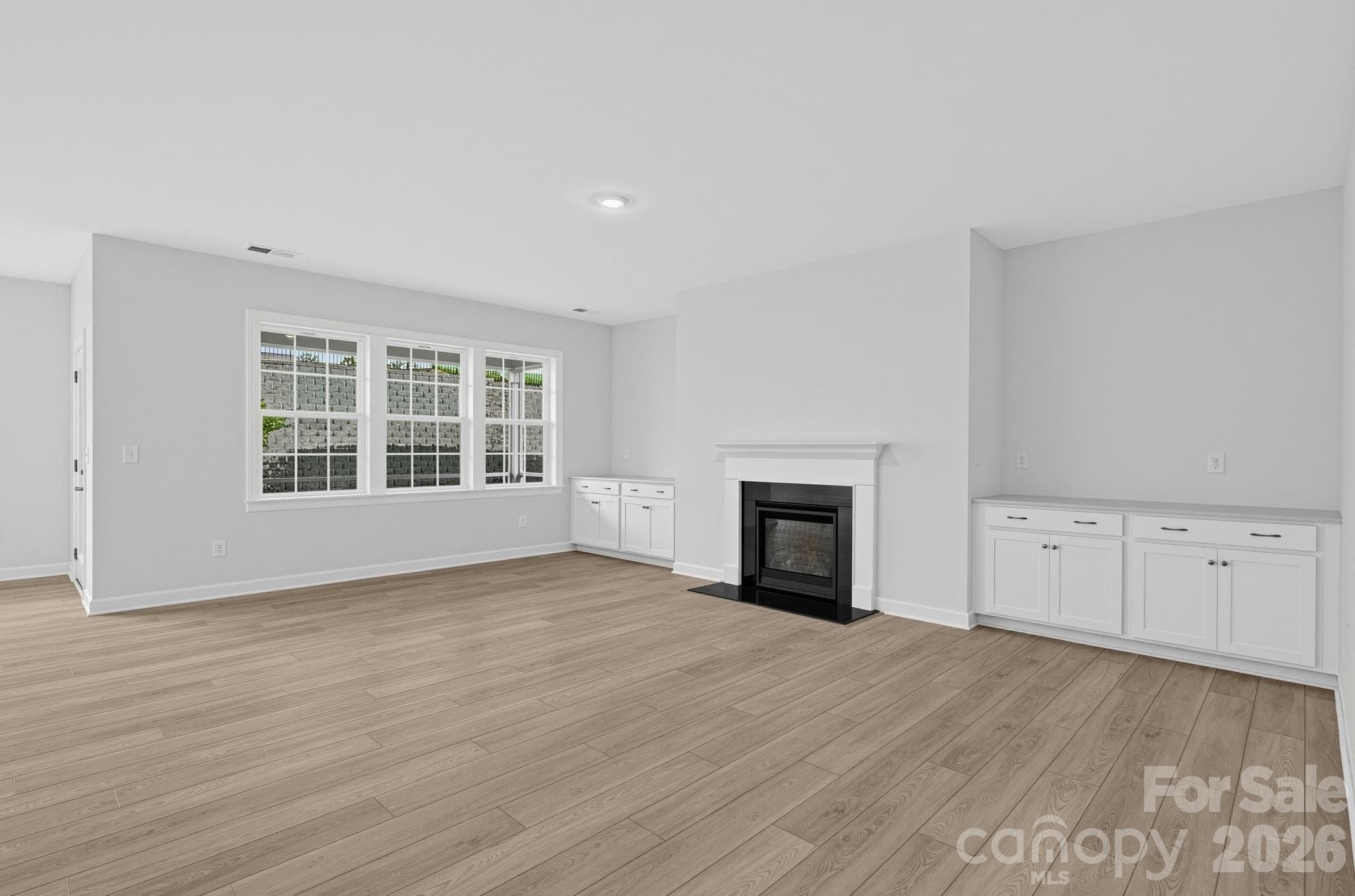 Single Family Residence at 5343 Redbud Road, Lancaster, photo 10 of 37