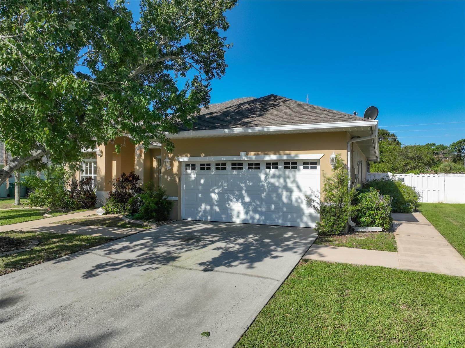 Single Family Residence at 3677 WHISPERWOOD CIR, MELBOURNE, photo 9 of 107