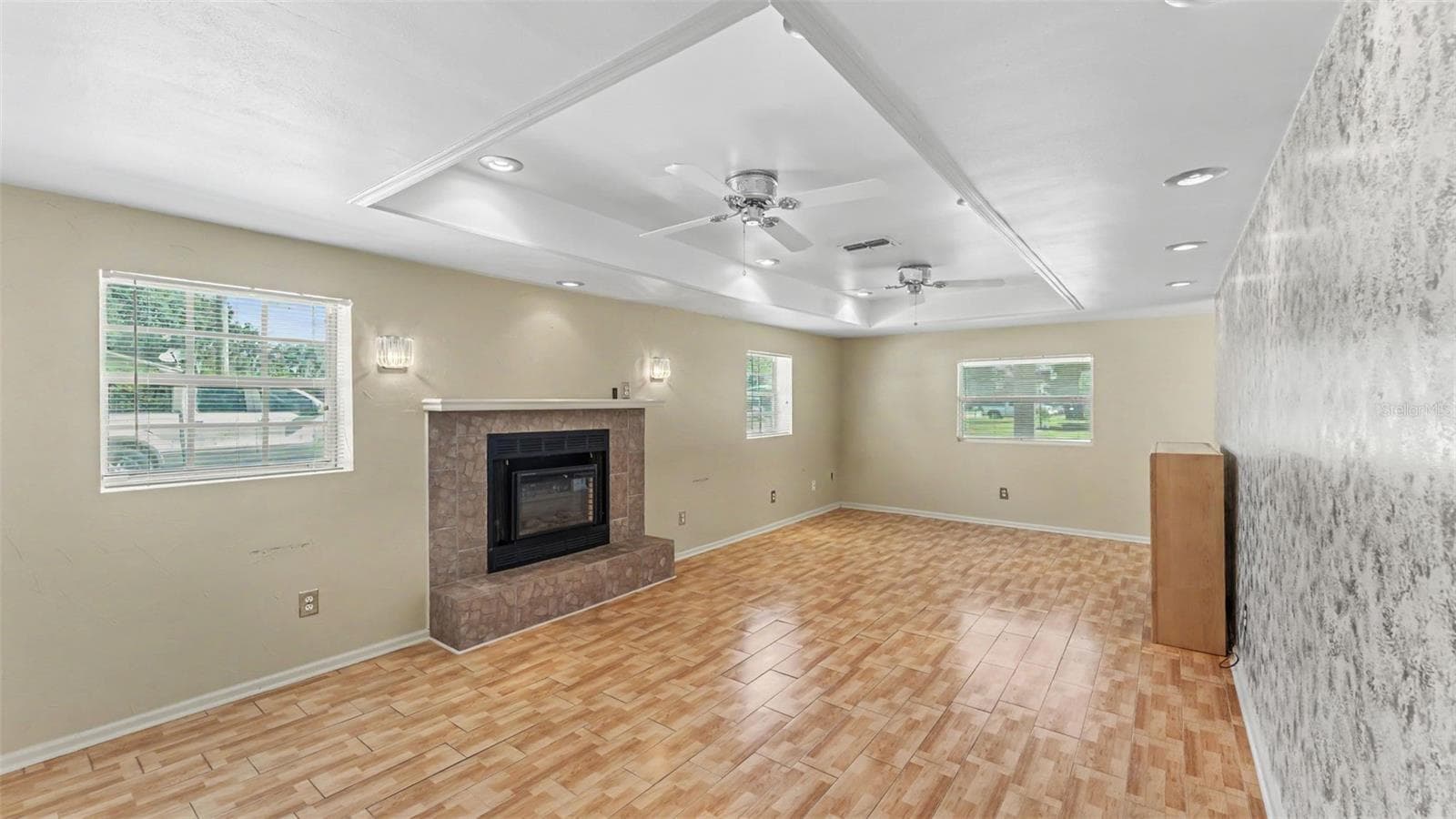 Single Family Residence at 1420 LONG ST, LAKELAND, photo 15 of 73