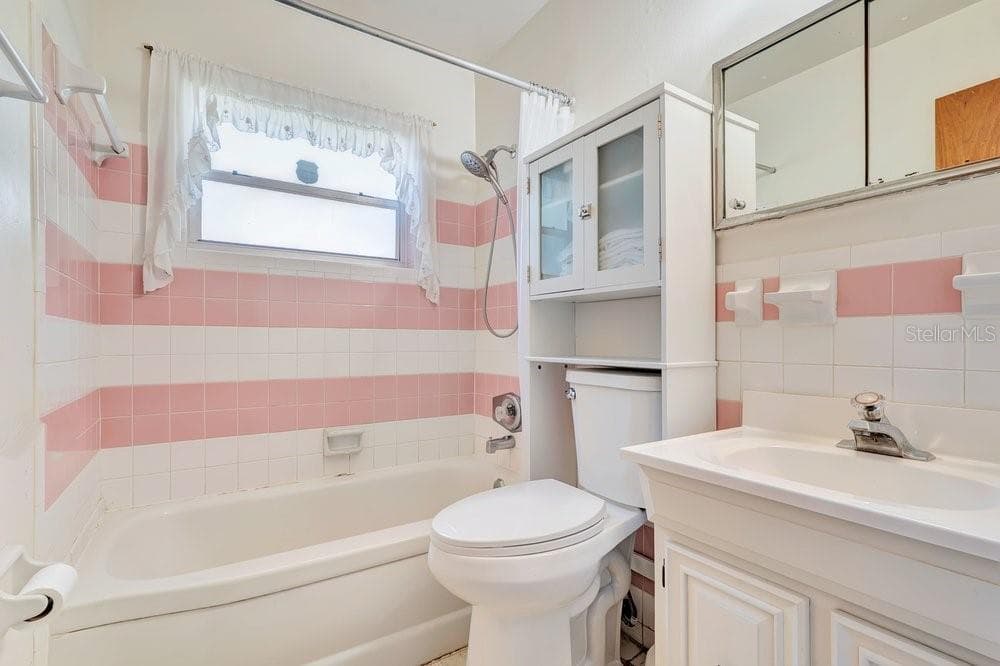 Single Family Residence at 4004 LOUISBURG LN, ORLANDO, photo 15 of 29