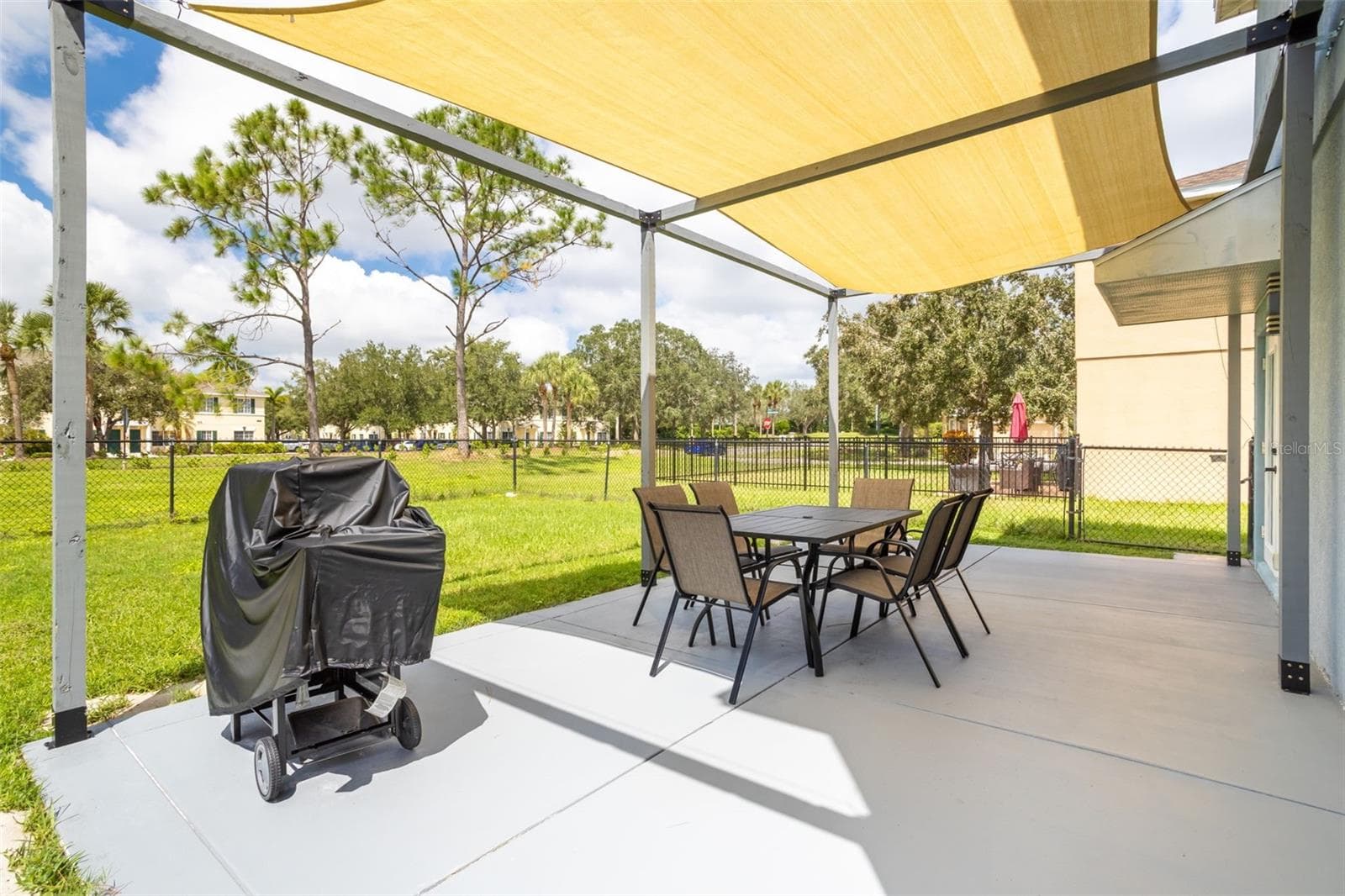 Single Family Residence at 206 BEACON HARBOUR LOOP, BRADENTON, photo 3 of 55