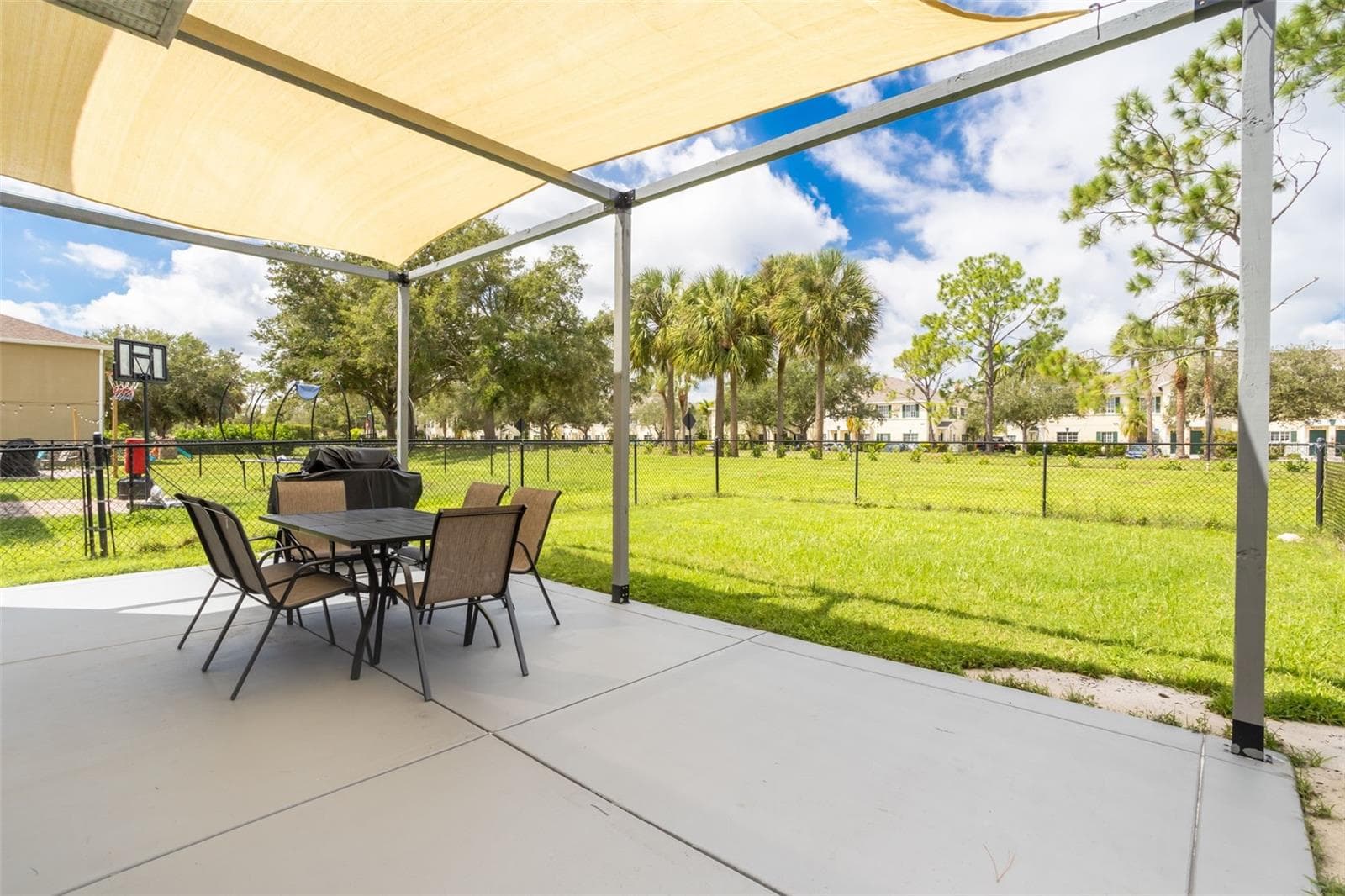 Single Family Residence at 206 BEACON HARBOUR LOOP, BRADENTON, photo 48 of 55