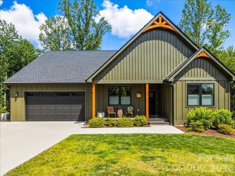 Single Family Residence at Horse Shoe, photo 2 of 96