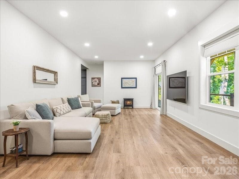 Single Family Residence at Horse Shoe, photo 11 of 96